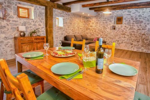 Heritage House With Heated Pool Vrime