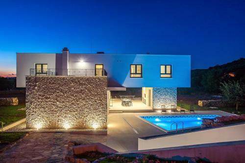 Modern Villa M30 With Private Pool, 3 En-suite Bedrooms