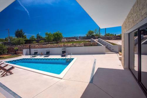 Modern Villa M30 With Private Pool, 3 En-suite Bedrooms