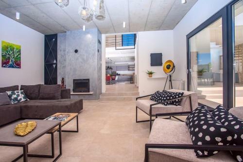 Modern Villa M30 With Private Pool, 3 En-suite Bedrooms