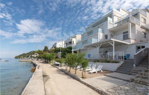 Amazing Apartment In Komarna W/ Wifi
