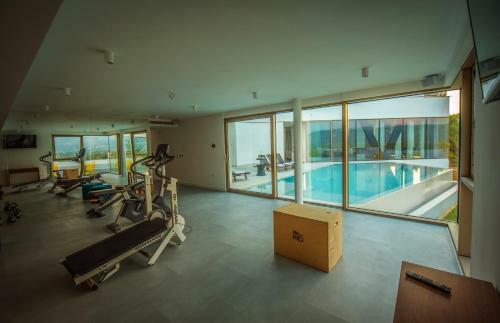 Zmijavci Holiday Home Villa Red 10+2
