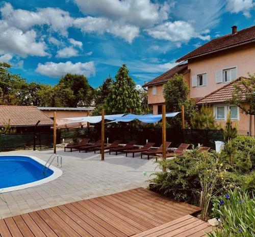 Hostal Rooms Mar - With Pool