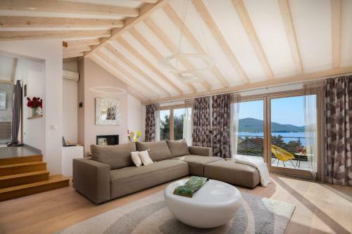 Villa Tela With Pool
