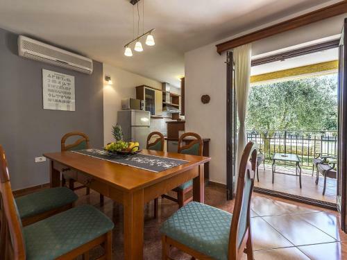 Luxurious Villa In Kadumi With Swimming Pool