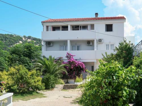 Apartment Rab163