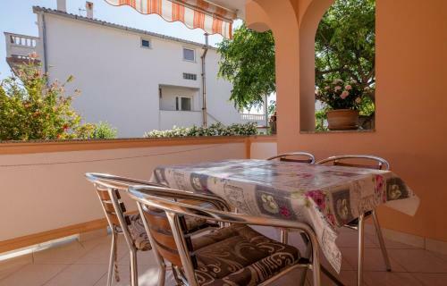 Hostal Apartments Palit Rab
