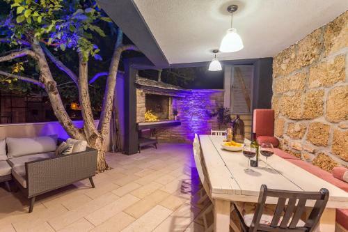 Villa Casa Del Mar In Stani?i With Sea Views