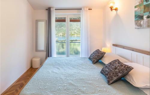 Stunning Apartment In Peracko Blato W/ 2 Bedrooms