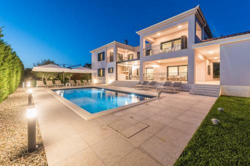 Villa Adora