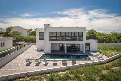 Villa Nin