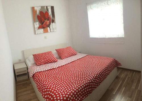 Apartment In Nin With Terrace, Air Condition, Wifi (4732-2)