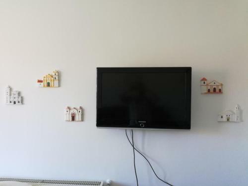 Homy Apartment In Buda, With Safe Garage And Terrace