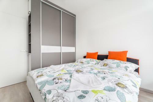 Apartamento Bpr Chic White Home With Terrace & A/c & Garage
