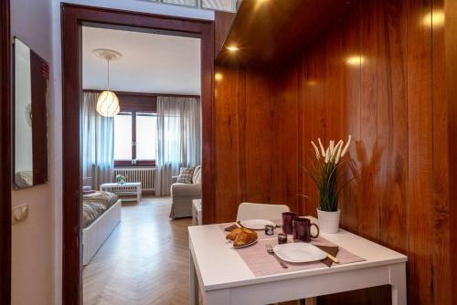 Convenient Apartment In The Heart Of Downtown