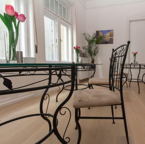 Bed & Breakfast Butterfly Home Danube