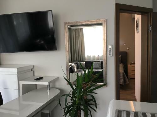 Hostal Calypso Lakeside Rooms & Lux Apartments