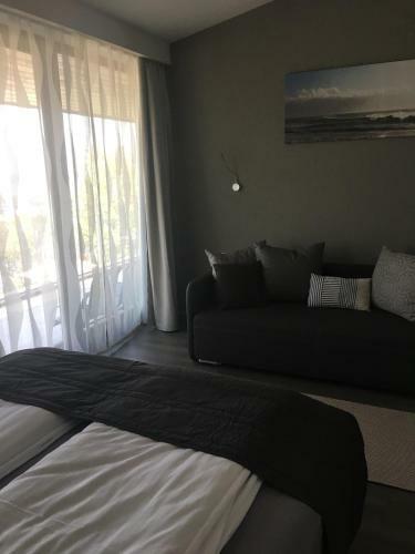 Hostal Calypso Lakeside Rooms & Lux Apartments