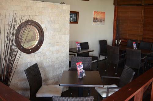 Hostal Calypso Lakeside Rooms & Lux Apartments