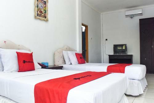 Reddoorz Plus @ Tirta Kencana Hotel