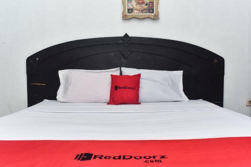Reddoorz Plus @ Tirta Kencana Hotel