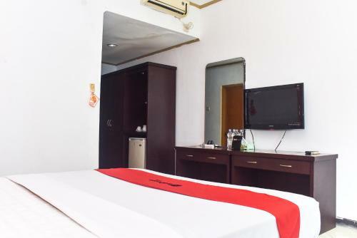 Reddoorz Plus @ Tirta Kencana Hotel