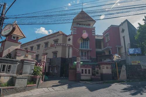 Hotel Reddoorz Near Setrasari Mall 2