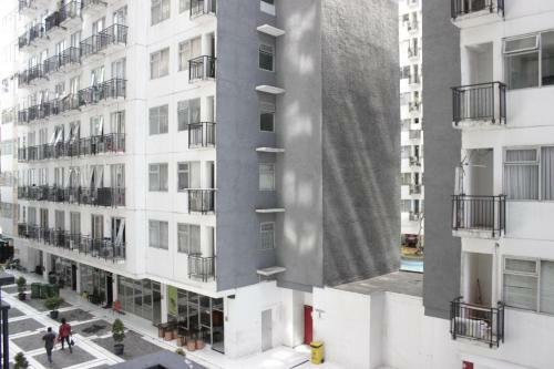 Functional Studio Room The Jarrdin Cihampelas Apartment By Travelio