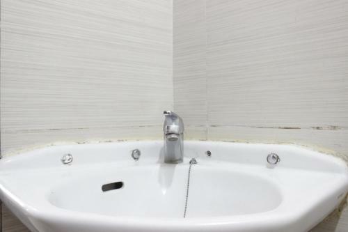 Strategic & Stylish Studio Gateway Pasteur Apartment Near Pasteur Exit Toll By Travelio