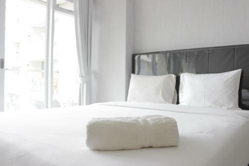 Homey 3br Apartment At Gateway Pasteur Near Exit Toll By Travelio