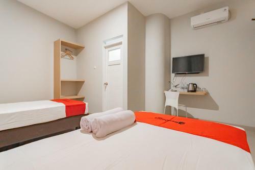 Hotel Reddoorz Plus @ Karapitan Street