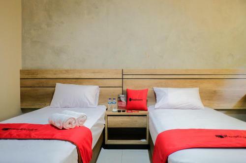 Hotel Reddoorz Near Trans Studio Mall Cibubur 3