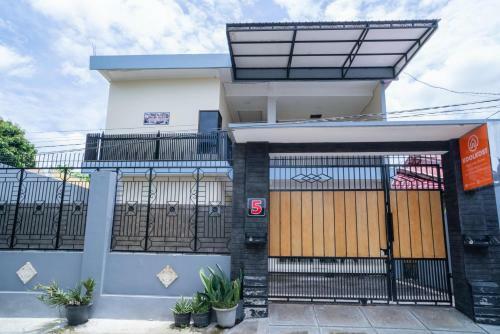 Hotel Koolkost Near Universitas 45 Mataram