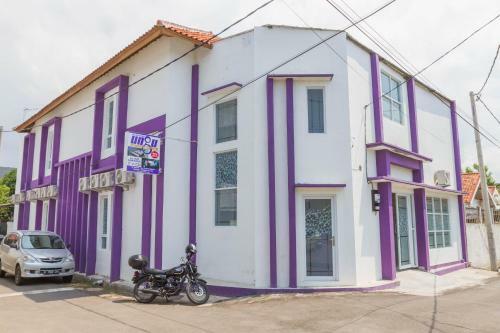 Hostal Reddoorz Plus @ Tuparev Cirebon 2