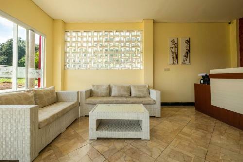 Hotel Oyo 2947 Cluster Harris Home Stay & Kos