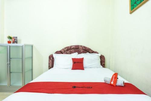 Hostal Reddoorz @ Gatot Subroto Ende