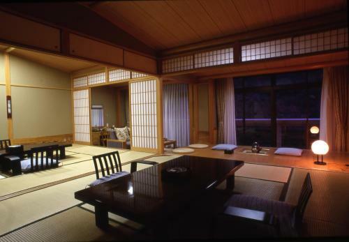 Unzen Miyazaki Ryokan