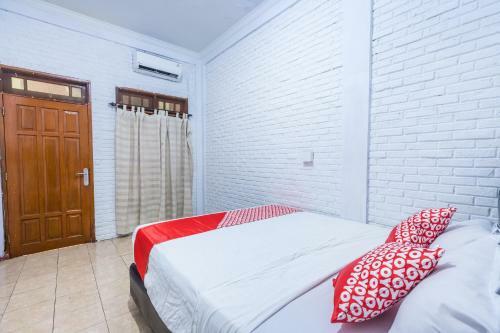 Hotel Oyo 1424 Guntary Residence
