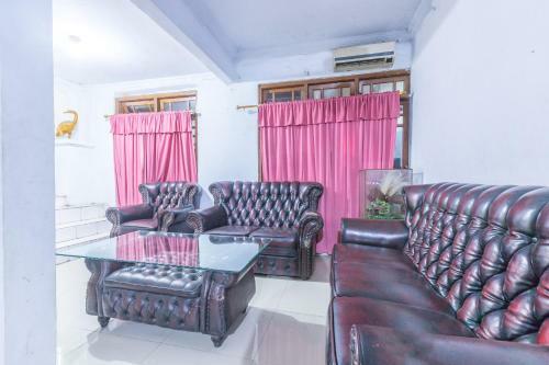 Hotel Oyo 1424 Guntary Residence