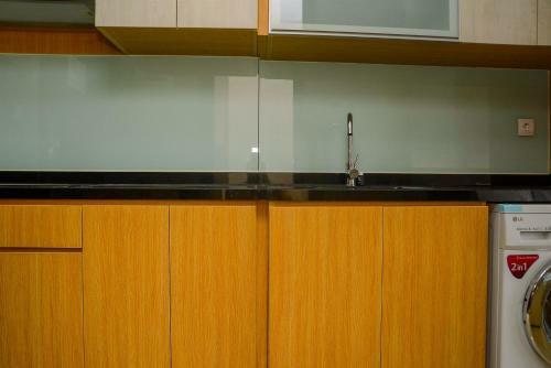 Tranquil Studio Apartment At Menteng Park By Travelio