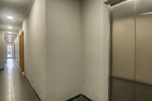 Hotel Reddoorz Plus @ Cideng Timur