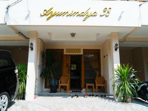 Hostal Reddoorz Near Cipinang Indah Mall