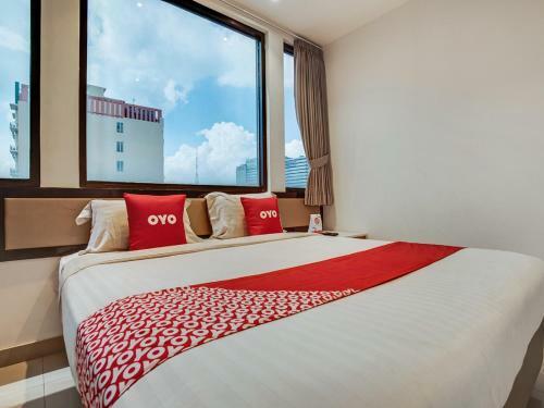 Oyo 3735 Liv Hotel