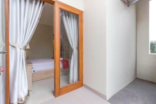 Hostal Reddoorz Premium Near Ragunan Zoo 2