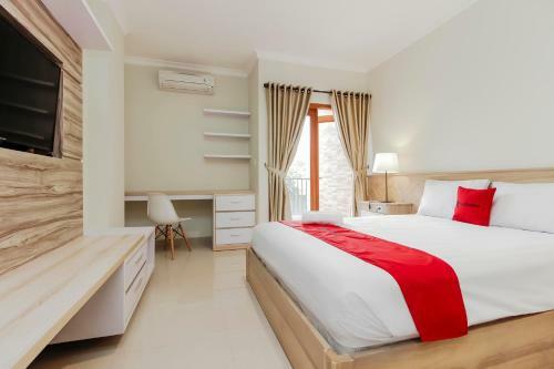 Hostal Reddoorz Premium Near Ragunan Zoo 2