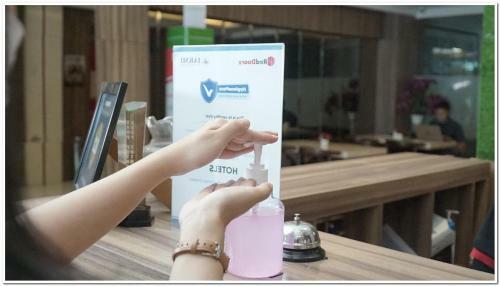 Hostal Reddoorz @ Jalan Biak Roxy Jakarta
