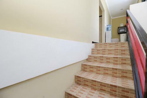 Hostal Reddoorz Syariah Near Prpp Semarang
