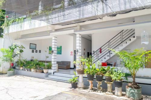 Hotel Oyo Life 2952 Elohim Kost