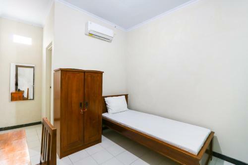 Hotel Oyo Life 3187 Kost Putri Bu Chris