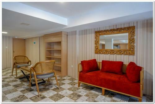 Hotel Reddoorz Plus @ Madukoro Raya Semarang